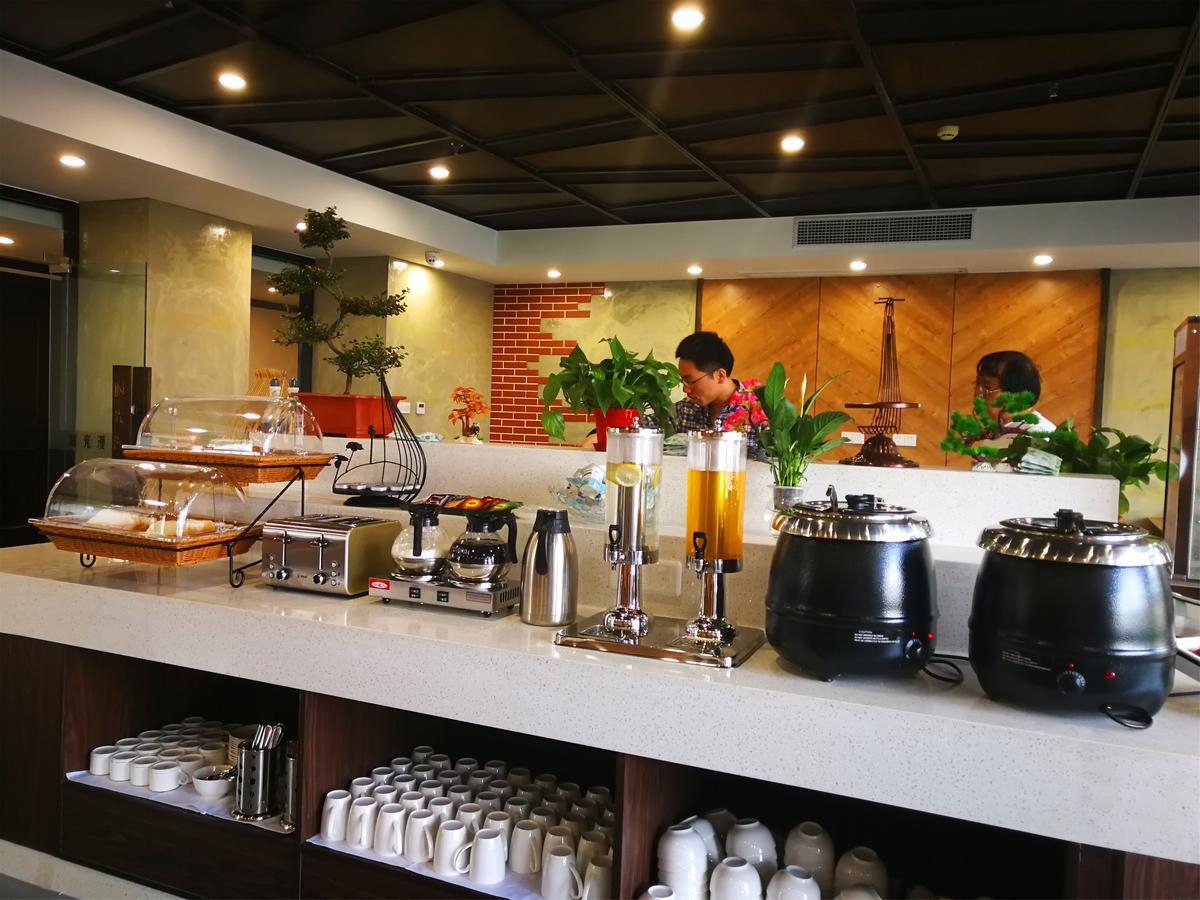Nostalgia Hotel Near Tianjin Polar Ocean Word- Tianjin Fonte Joy World, 10 Minutes Drive Away From Tianjin Tanggu High-Speed Railway Station, Free Ice-Cream, Mineral Water, Snacks And Laundry Service, English Communication Well Экстерьер фото